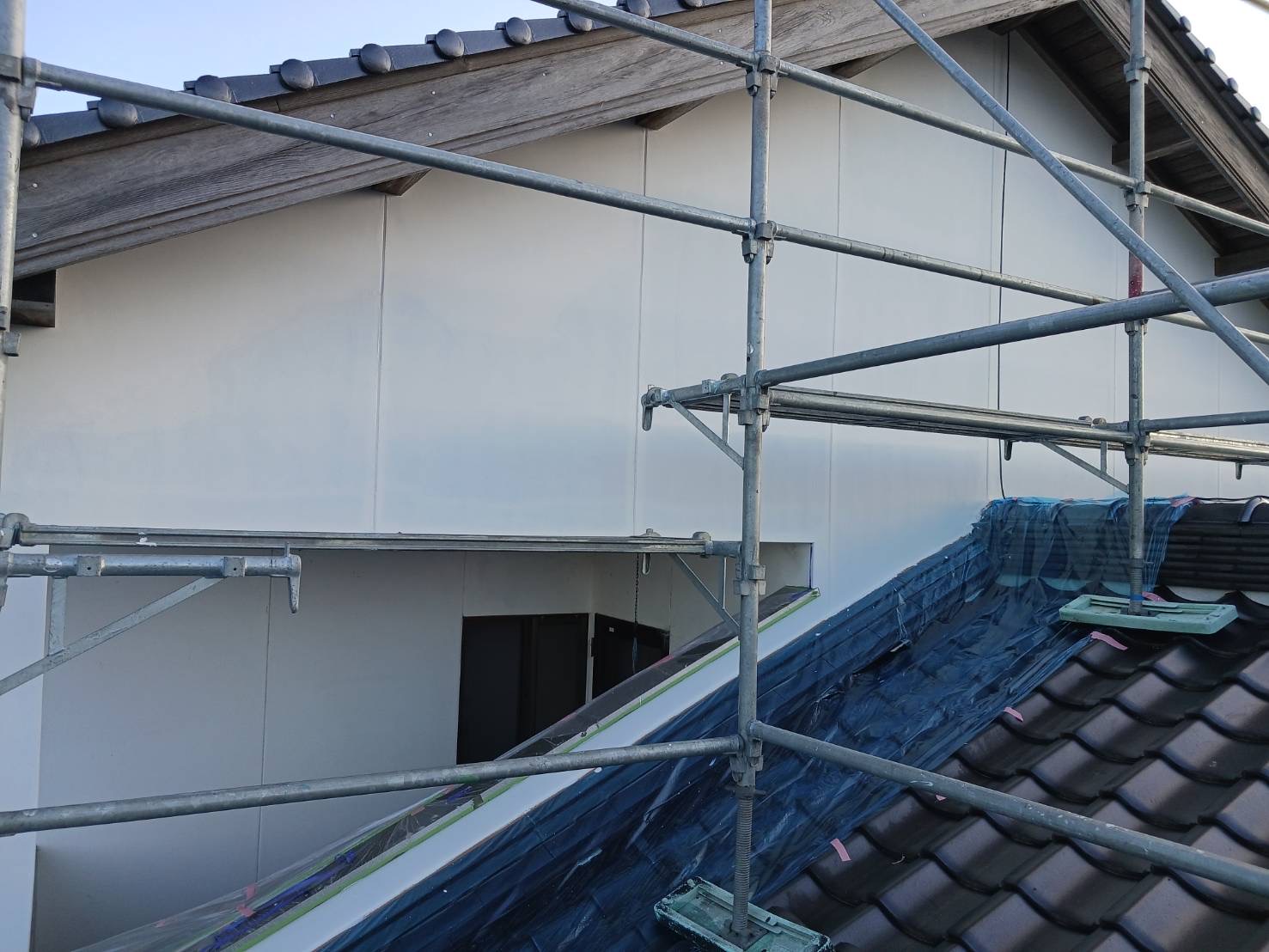 シーラー・中塗り・上塗りの様子3